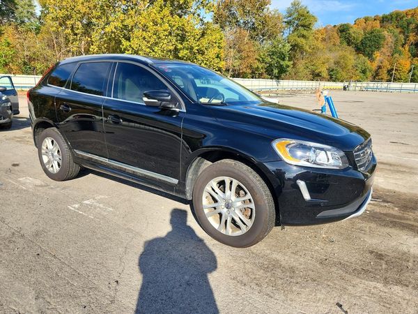 2016 VOLVO XC60 — Passenger 3/4