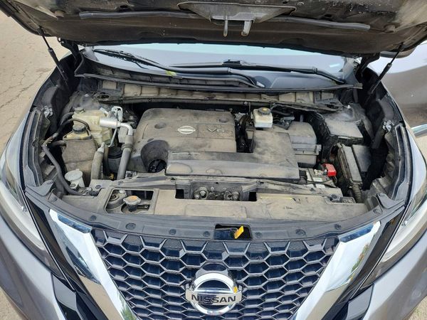 2021 NISSAN MURANO S — Engine bay