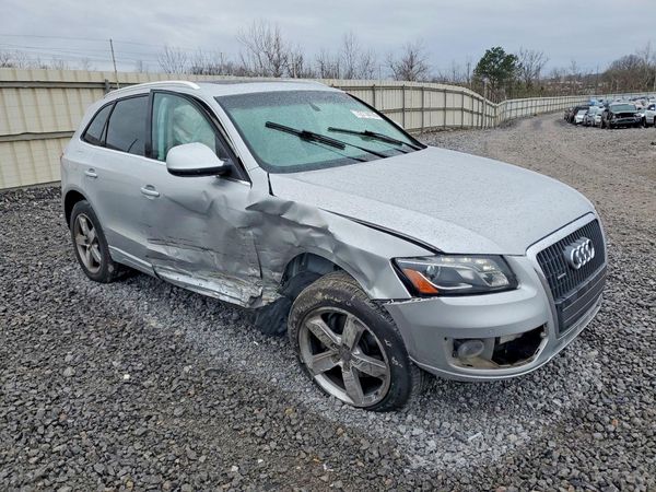 2012 AUDI Q5 Premium Plus