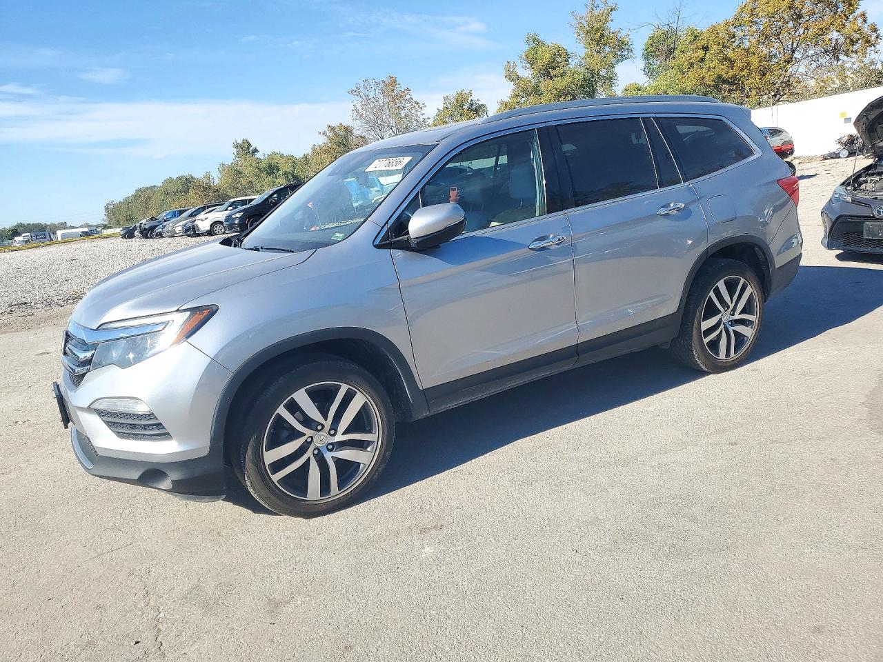 2016 HONDA PILOT Elite — Front 3/4