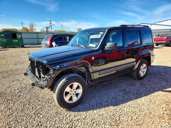 2012 JEEP LIBERTY Sport — Front 3/4