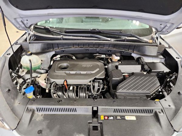 2020 HYUNDAI TUCSON — Engine bay