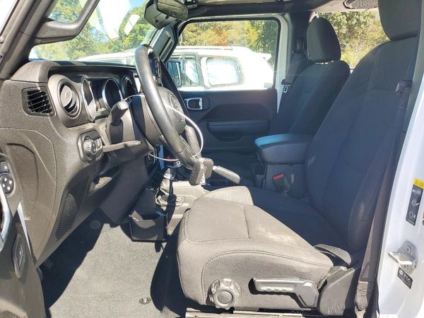 2022 JEEP GLADIATOR Sport — DENT