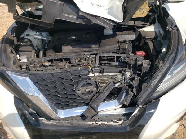 2020 NISSAN MURANO S — Engine bay