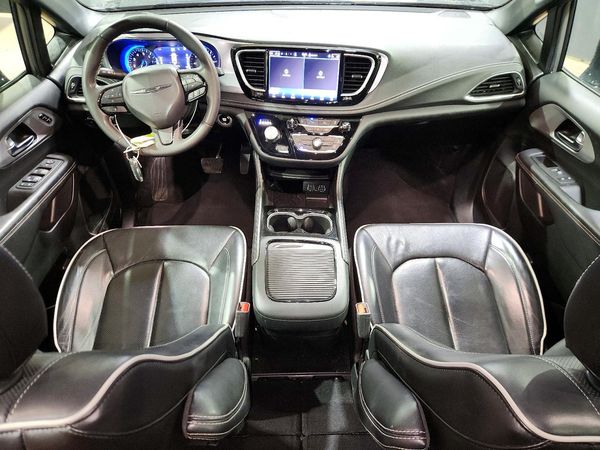 2025 CHRYSLER PACIFICA Limited — CKPT