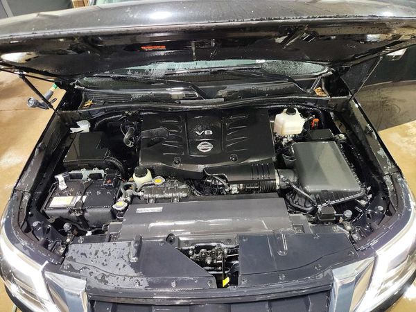 2024 NISSAN ARMADA SV — Engine bay