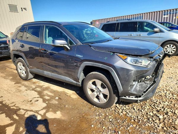 2019 TOYOTA RAV4 — Passenger 3/4