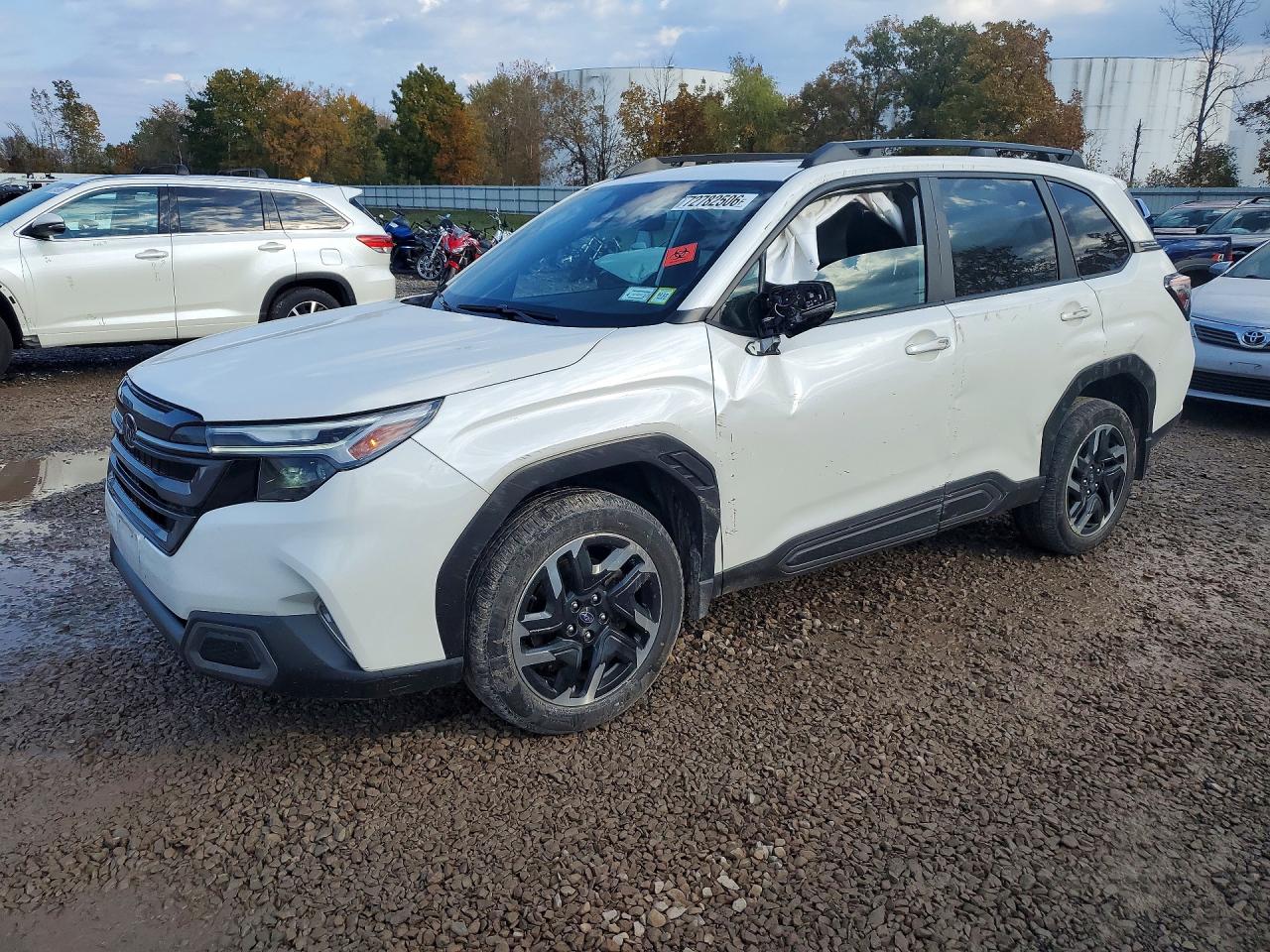 2025 SUBARU FORESTER Limited — Front 3/4