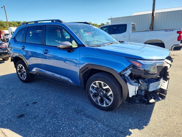 2025 SUBARU FORESTER Premium — Passenger 3/4