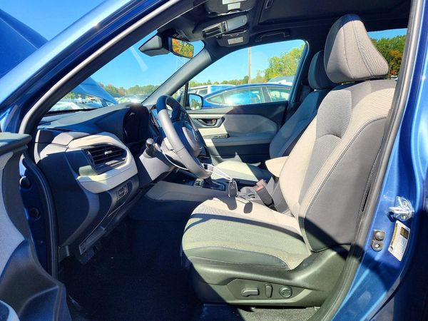 2025 SUBARU FORESTER Premium — DENT