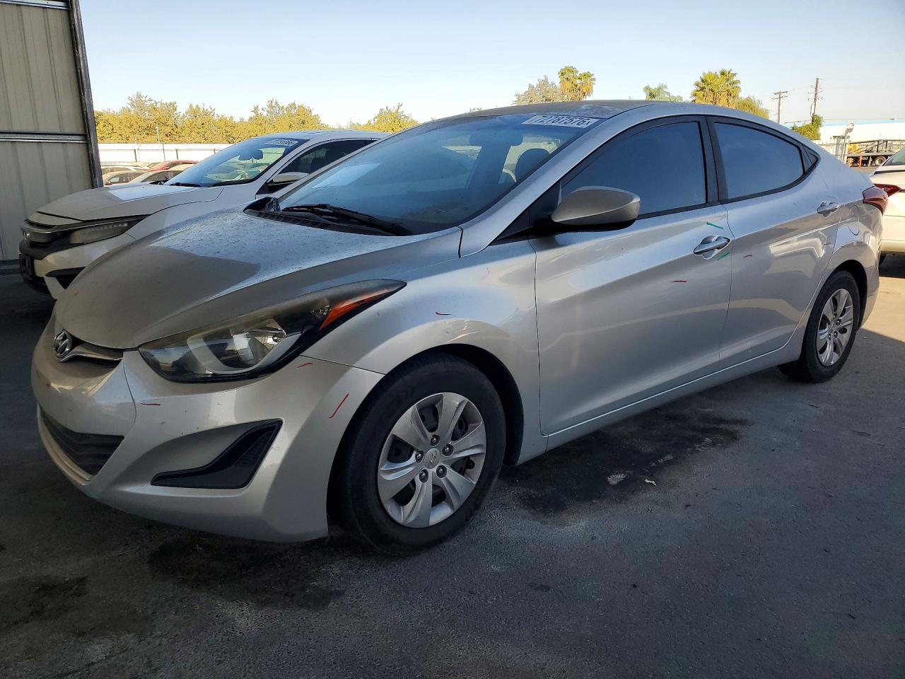 2016 HYUNDAI ELANTRA — Front 3/4
