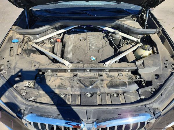 2023 BMW X5 xDrive40i — Engine bay