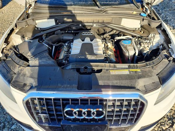2016 AUDI Q5 — Engine bay