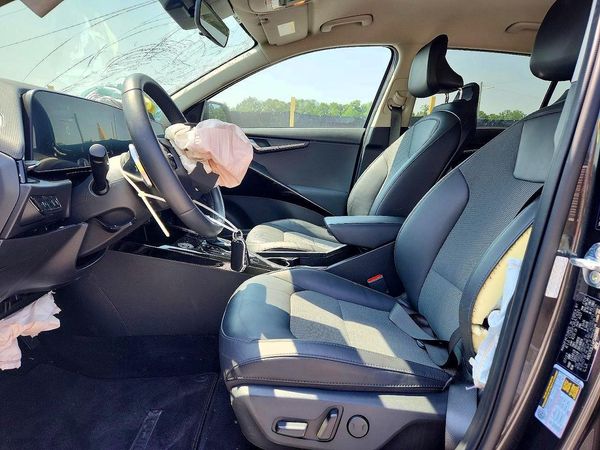 2023 KIA NIRO — DENT