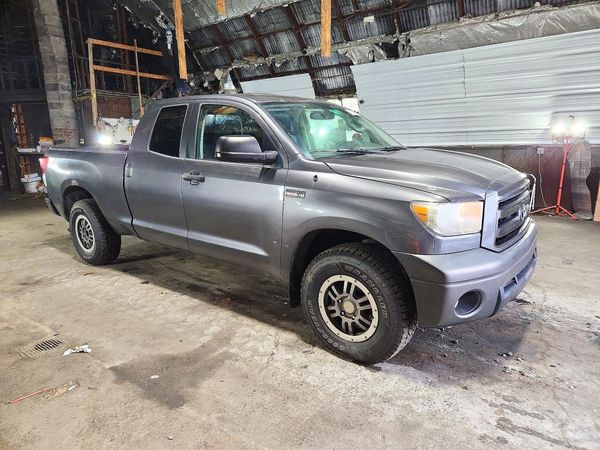 2012 TOYOTA TUNDRA SR5 — Passenger 3/4
