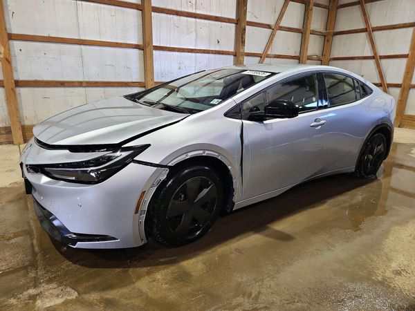 2025 TOYOTA PRIUS — Front 3/4