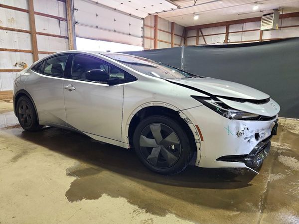 2025 TOYOTA PRIUS — Passenger 3/4