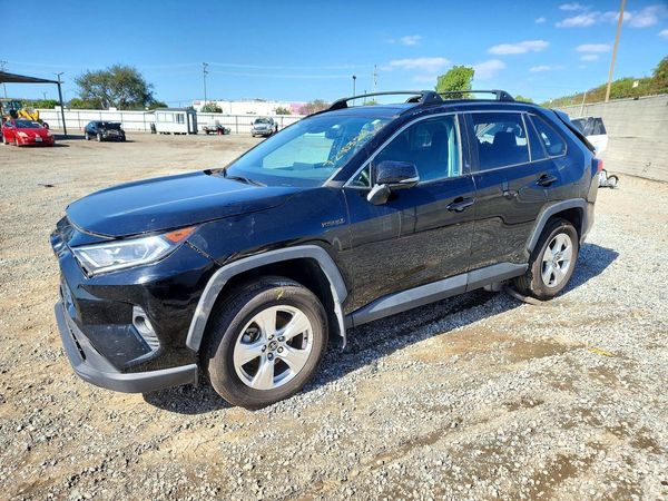 2021 TOYOTA RAV4 XLE HV — Front 3/4