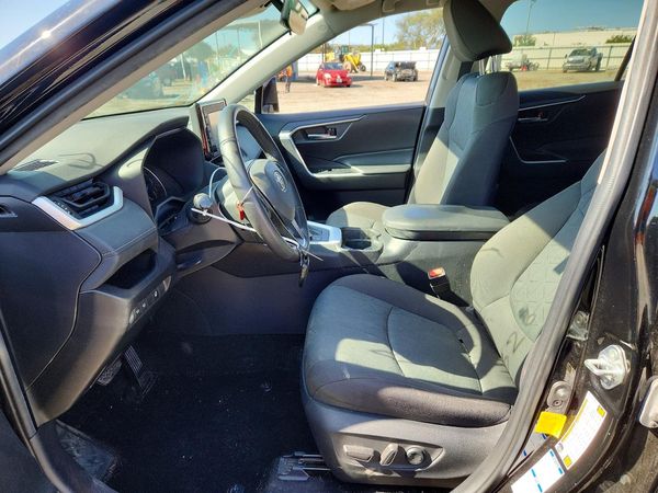2021 TOYOTA RAV4 XLE HV — DENT