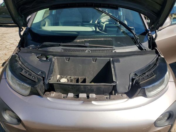 2014 BMW I SERIES Range Extender — Engine bay