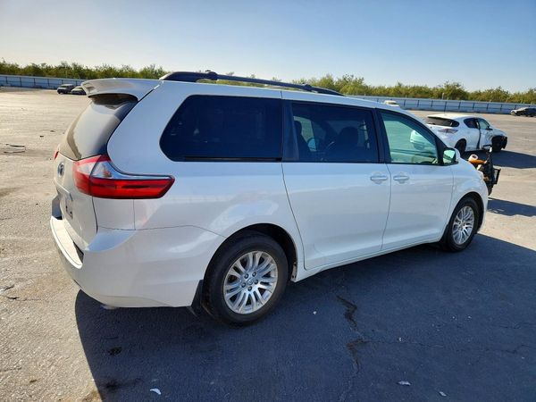 2017 TOYOTA SIENNA — PSRA