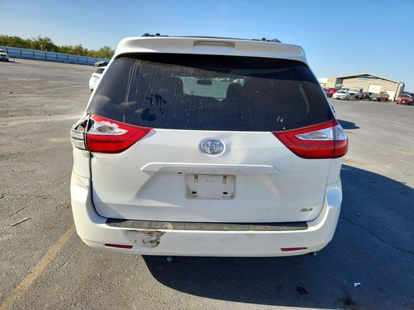 2017 TOYOTA SIENNA — DIRR