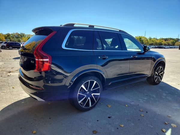 2018 VOLVO XC90 Momentum — PSRA