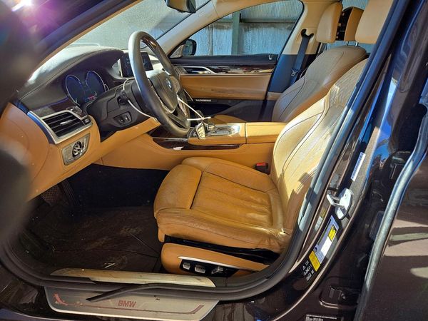 2016 BMW 750 xDrive — DENT