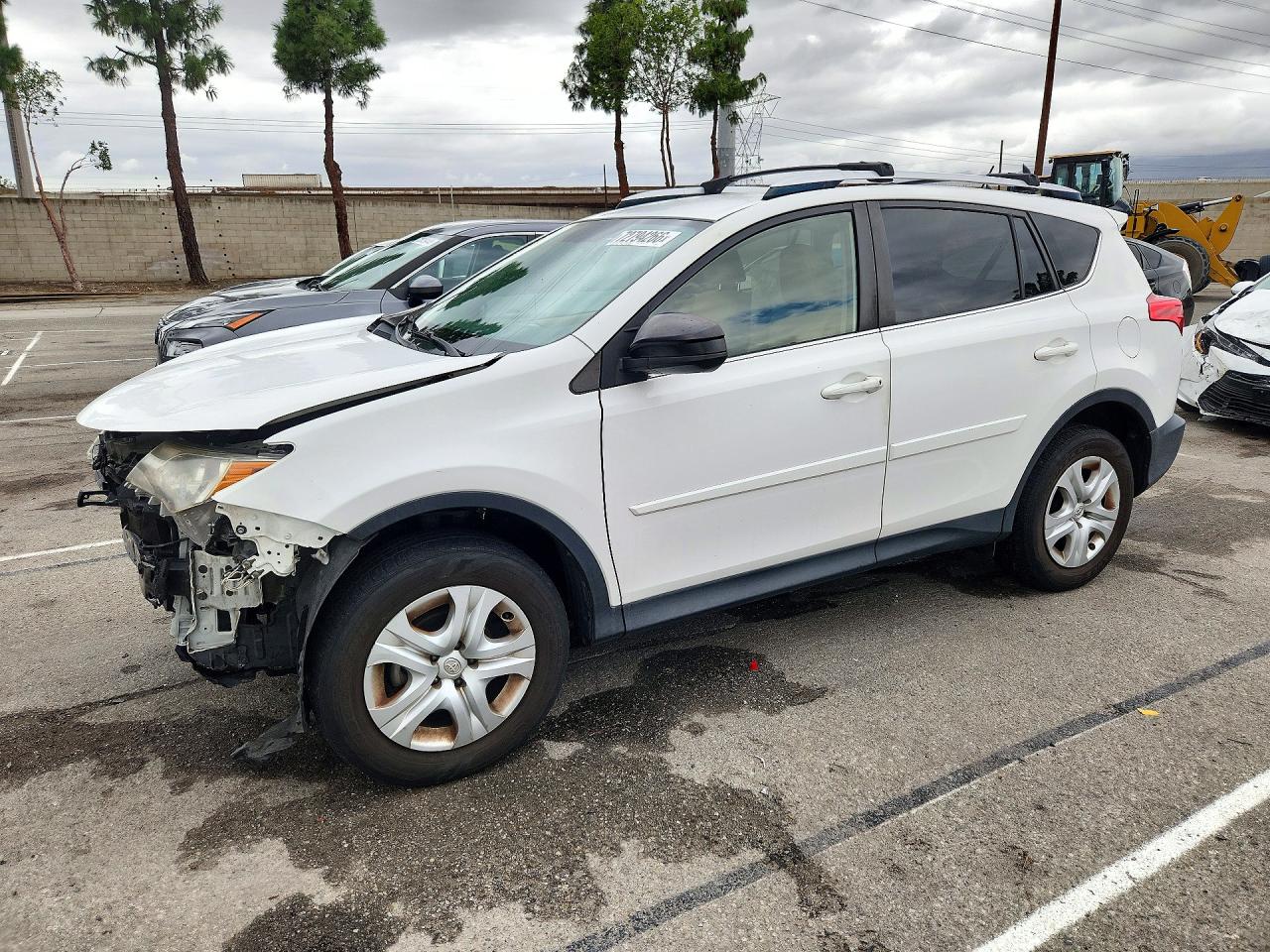 2013 TOYOTA RAV4 Standard — Front 3/4