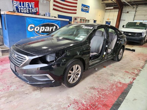 2017 HYUNDAI SONATA SE, Eco — Front 3/4