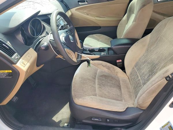 2013 HYUNDAI SONATA GLS/ GLS Popular — DENT