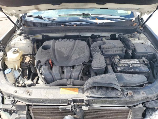 2013 HYUNDAI SONATA GLS/ GLS Popular — Engine bay