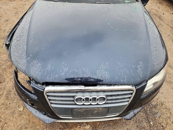 2012 AUDI A4 quattro Premium Plus — Engine bay