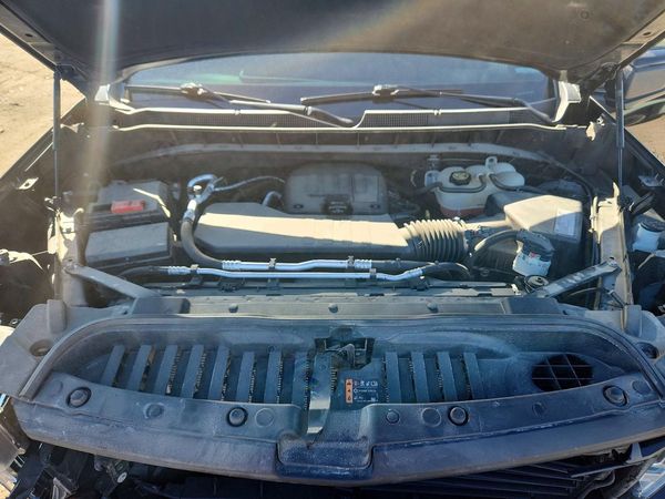 2020 CHEVROLET SILVERADO RST — Engine bay