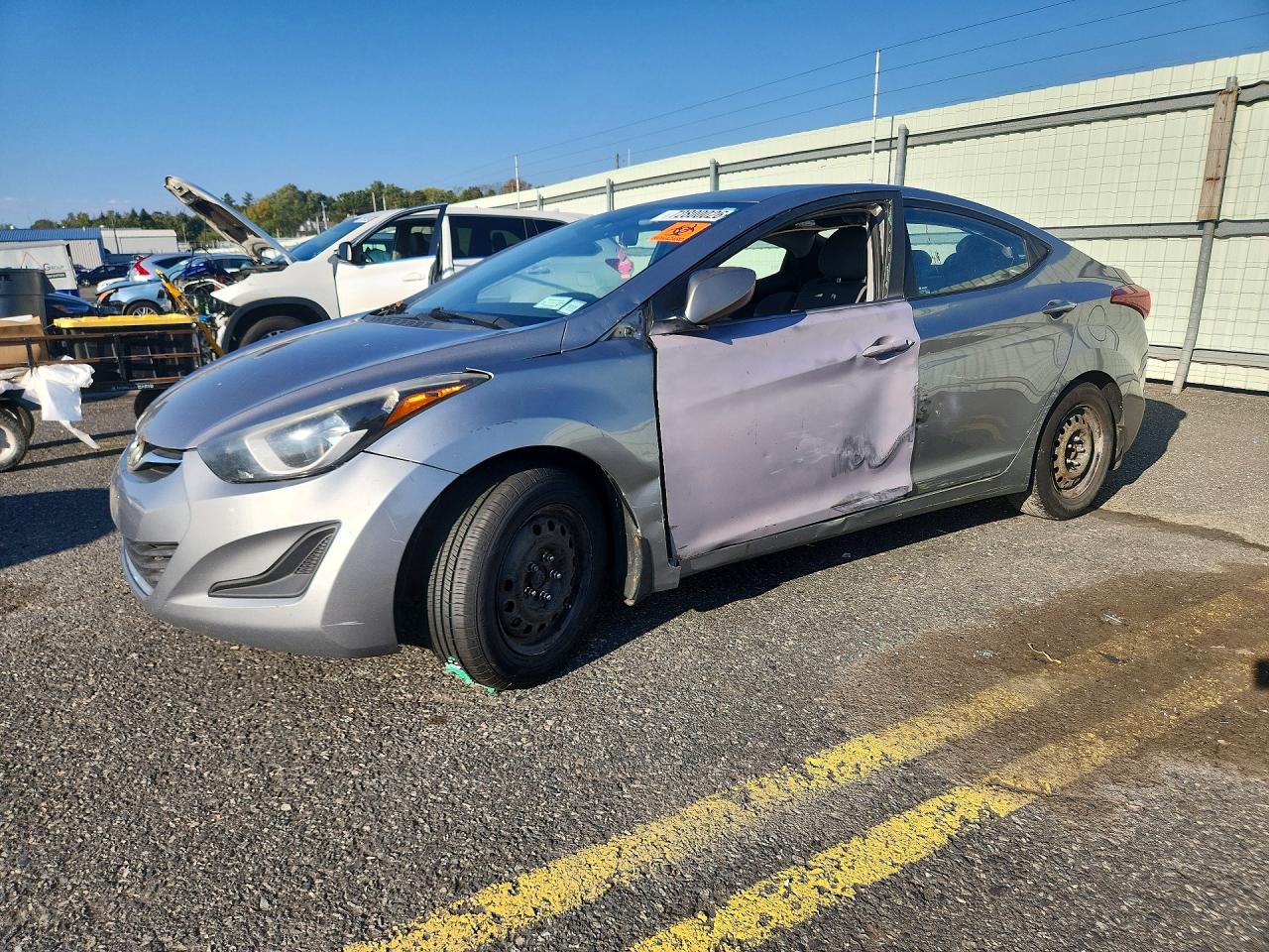 2016 HYUNDAI ELANTRA — Front 3/4