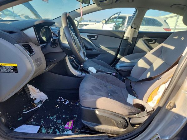 2016 HYUNDAI ELANTRA — DENT