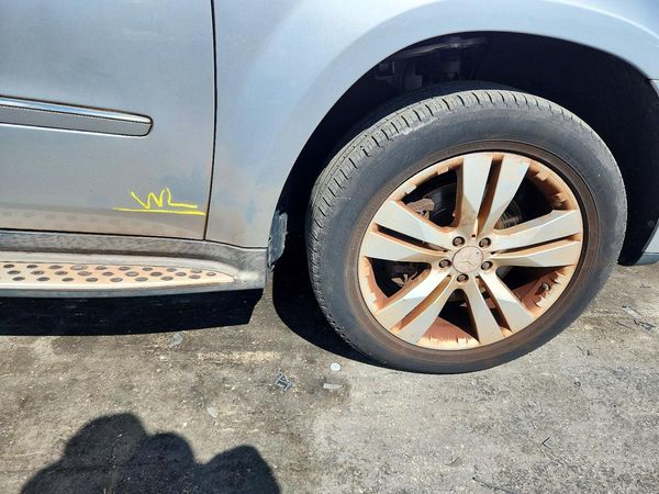 2012 MERCEDES-BENZ GL GL450 4-MATIC — LOOS