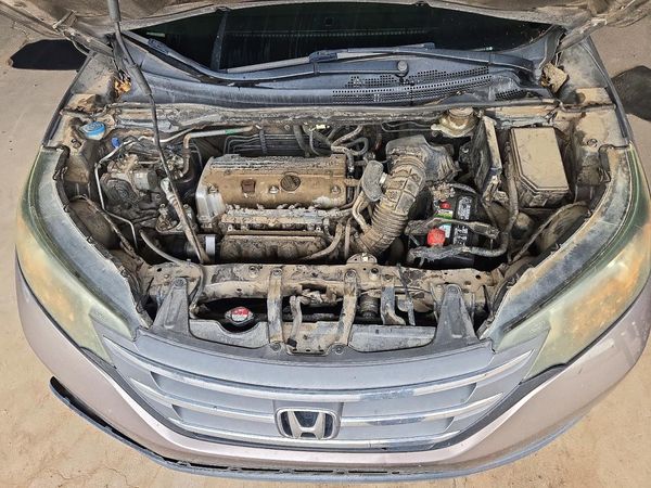 2012 HONDA CRV LX — Engine bay