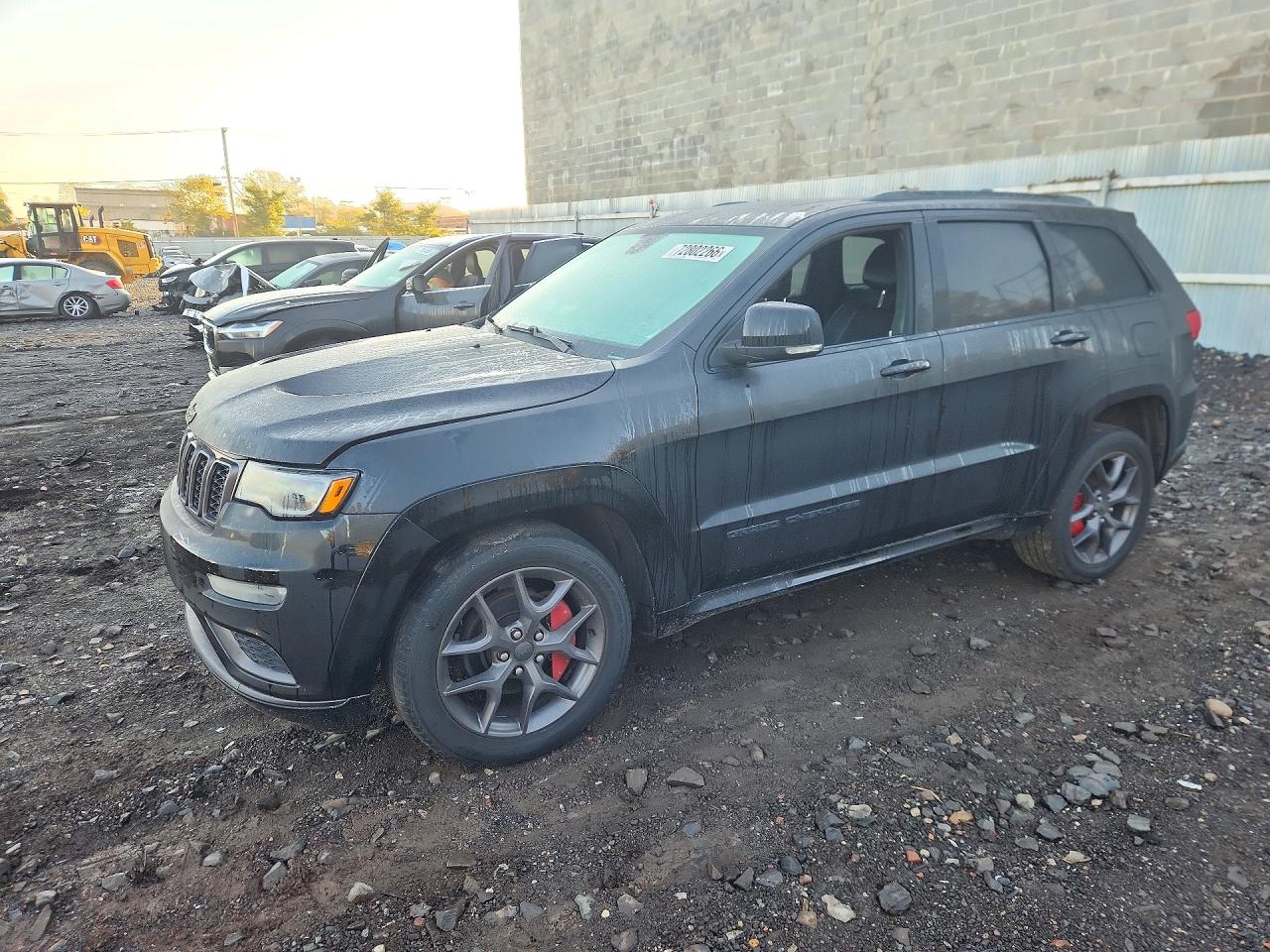 2020 JEEP GRAND CHEROKEE Limited — Front 3/4