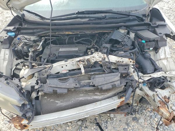 2015 HONDA CRV EX — Engine bay
