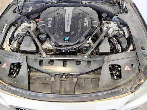 2013 BMW 750 — Engine bay