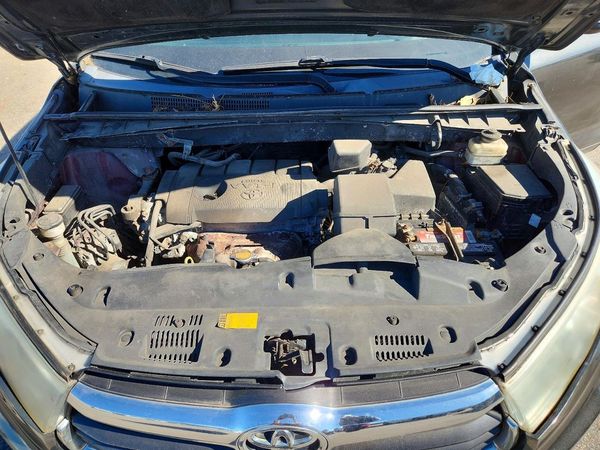 2015 TOYOTA HIGHLANDER Base/Hybrid — Engine bay
