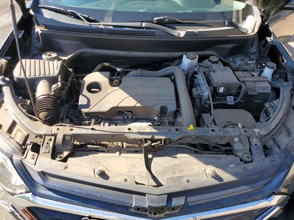 2020 CHEVROLET EQUINOX LT (1LT) — Engine bay
