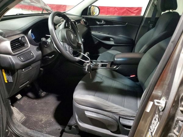 2016 KIA SORENTO L / LX — DENT