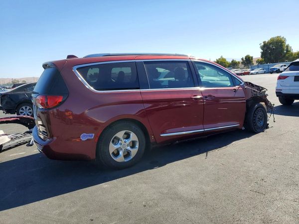2018 CHRYSLER PACIFICA Limited — PSRA