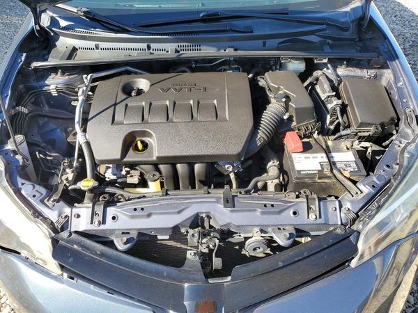 2017 TOYOTA COROLLA — Engine bay