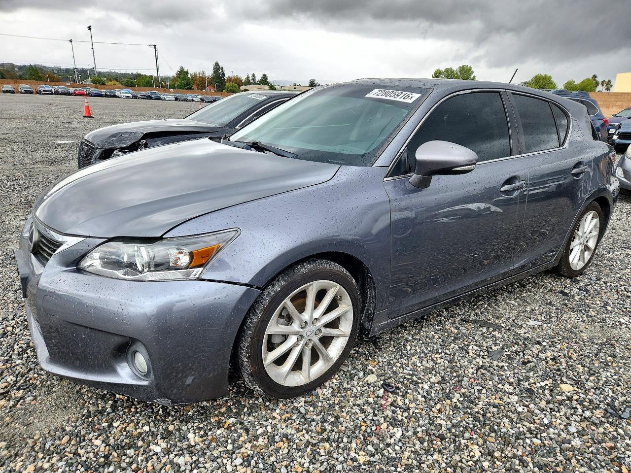 2013 LEXUS CT 200h — Front 3/4