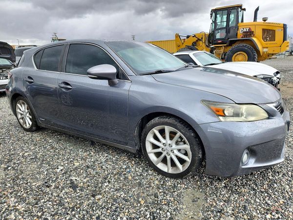 2013 LEXUS CT 200h — Passenger 3/4