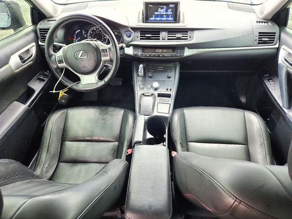 2013 LEXUS CT 200h — CKPT