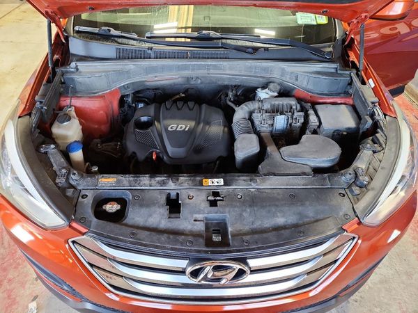2016 HYUNDAI SANTA FE Base — Engine bay